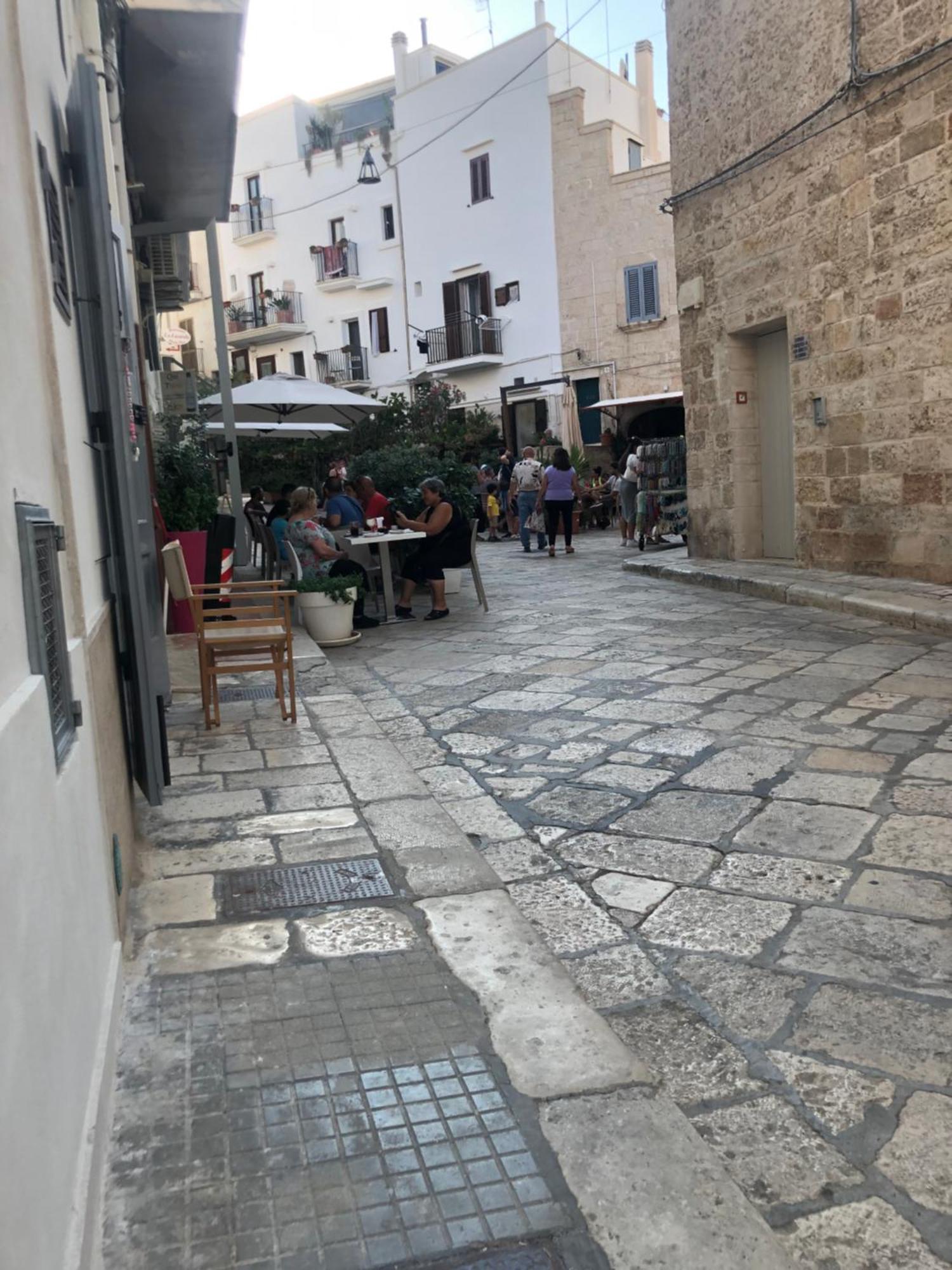 Dimora Grottacielo Lägenhet Polignano a Mare Exteriör bild